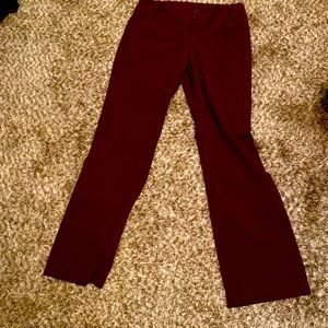 The limited pants in burgundy like new in very good condition